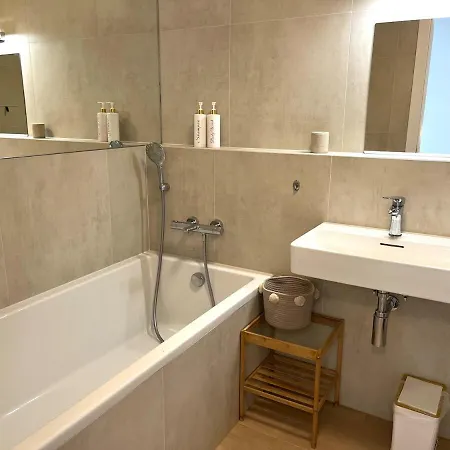 Luxury Aparment In Eurovea Tower Lägenhet *