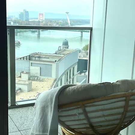Luxury Aparment In Eurovea Tower Apartmán *